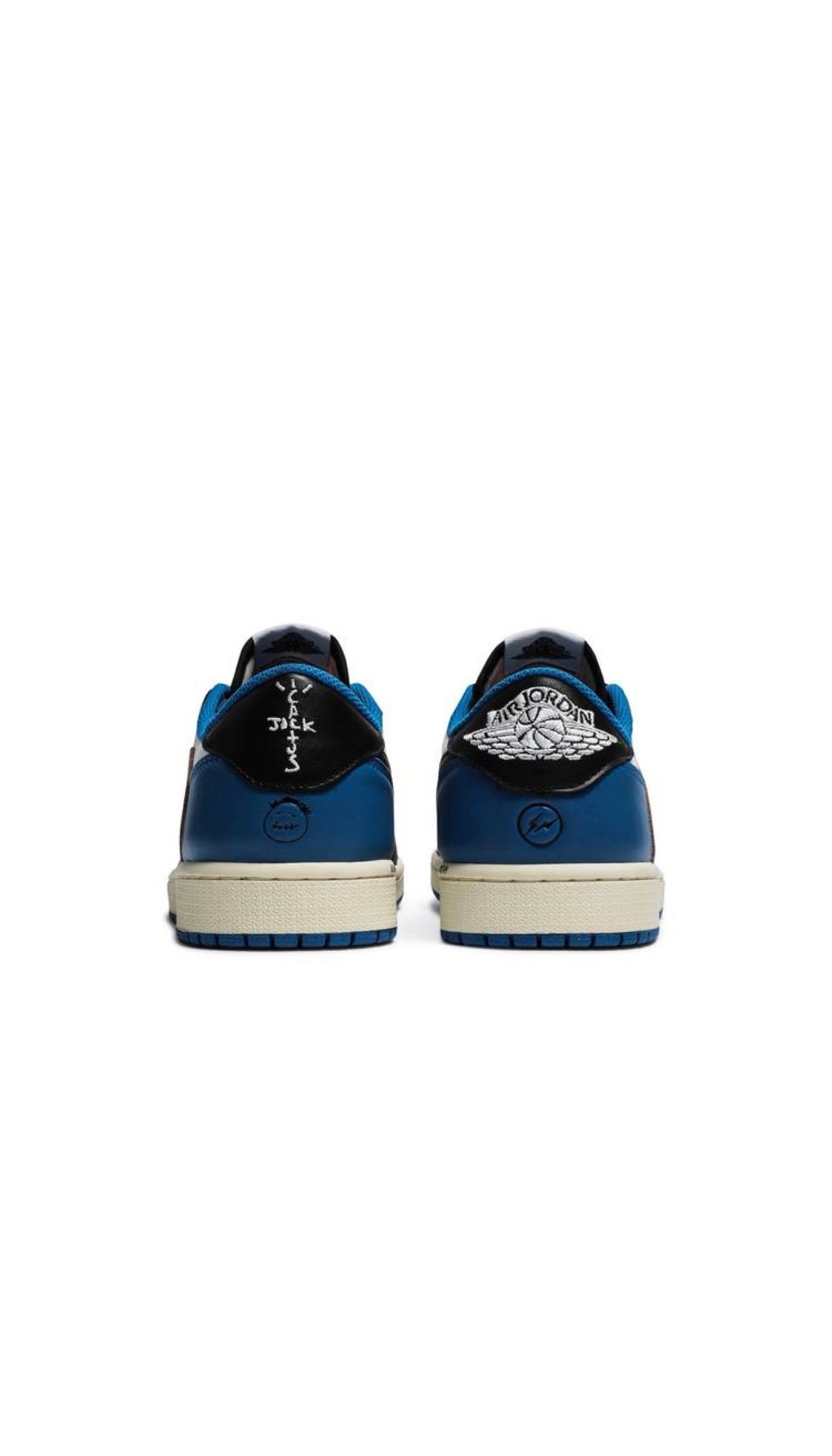 2021
Fragment Design x Travis Scott x
Air Jordan 1 Retro Low
